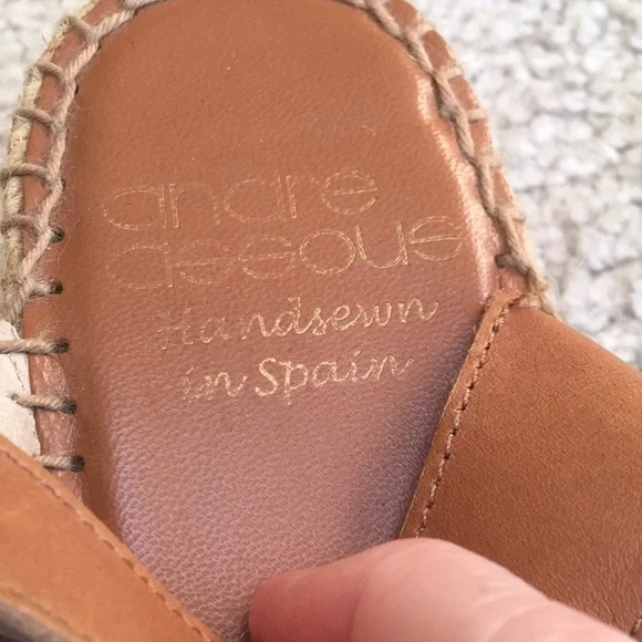 ANDRE ASSOUS/“CARAMEL”CLOSE TOE OPEN PANEL WEDGE ESPADRILLES
